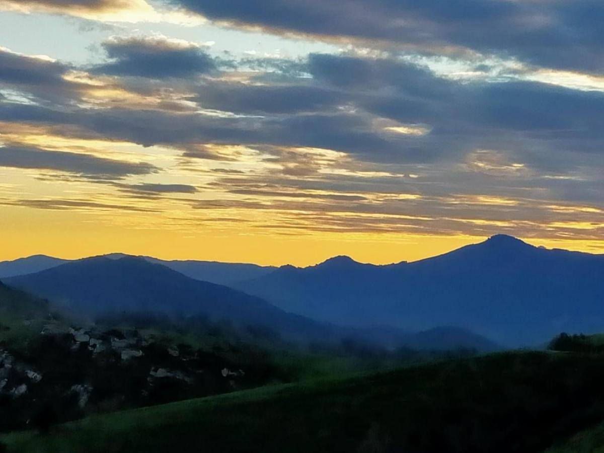 Saskarate Villa Asteasu Buitenkant foto