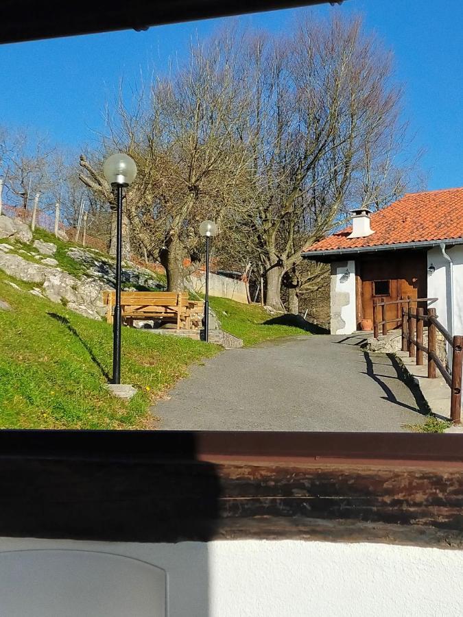 Saskarate Villa Asteasu Buitenkant foto