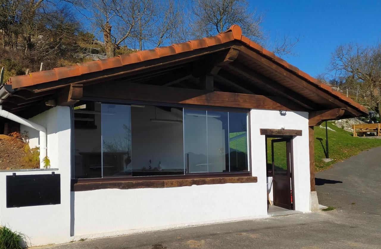Saskarate Villa Asteasu Buitenkant foto